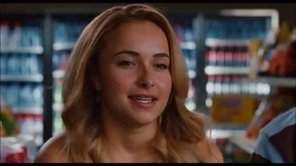 Le nègre fille nue a frappé la vache sur le canapé et tirer sa bite