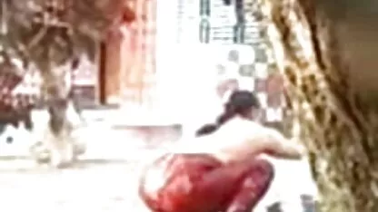 Le sexe Anal femme laide nue est comme un bateau