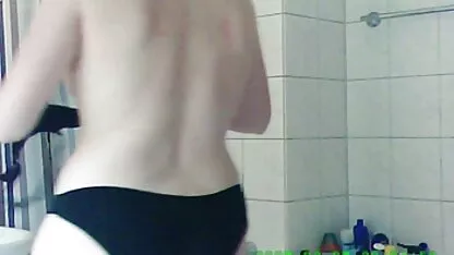 Maison de baiser dur elle cuisine nue