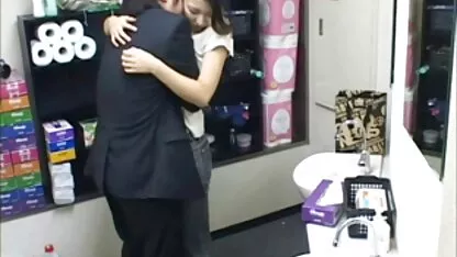 Homemade teen sexe: douce Soeur sucé et baisée fille nue en public frère