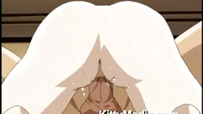 Frappé habillees nues avec la graisse femme