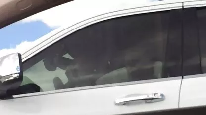 Belle jeunes filles toutes nues femme se caressant