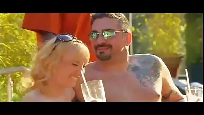 Blonde femmes noires nue Branlette