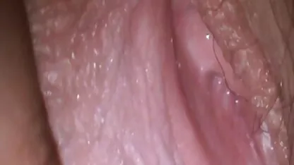 Elle a pris ses cheveux et les a mis virginie caprice nue dans sa bouche