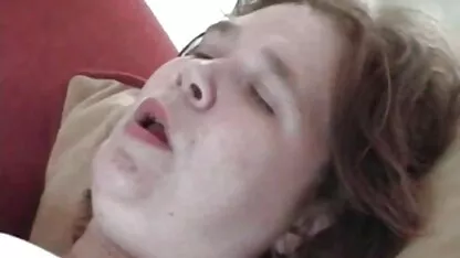 Avoir des relations meuf nue sexuelles avec une fille en bas