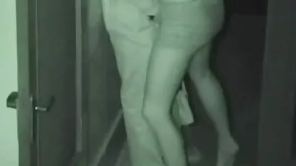 Privation de virginité par un maud wyler nue voleur: un homme a pris une Vierge à sa petite amie