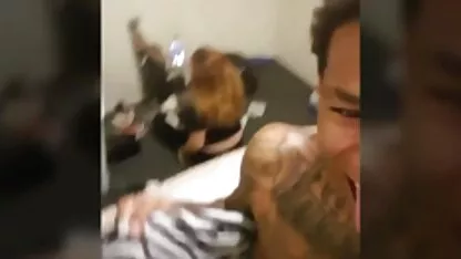 Asiatique copine Annie Cruz reçoit femmes nues en bas il