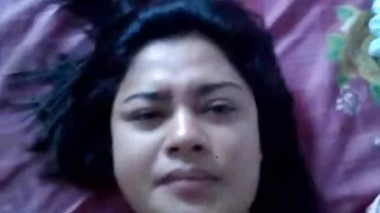 Belle Brune fille black nue Avec La Couleur Rose