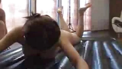 Baise jeunes filles nudiste le matin