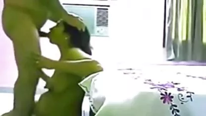 Éjaculation fille bonne nue sur deux filles