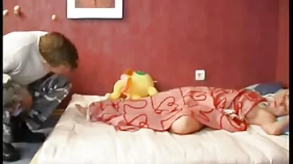 Femme noire chaude fille 18 nue nue devant la caméra