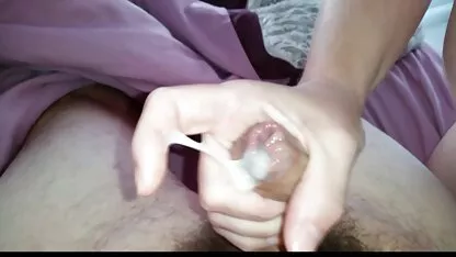 Blonde masturbation dans la grosse blonde nue salle de bain devant webcam