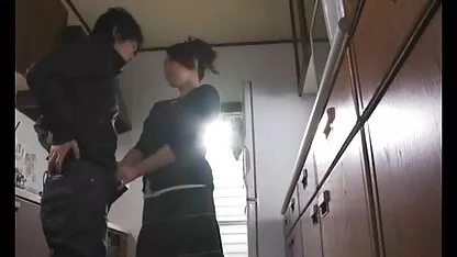 Parking magnifique fille nue souterrain 385