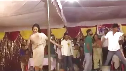 Porno britannique: parfait femme de 60 ans nue chéri ligoté et baisée