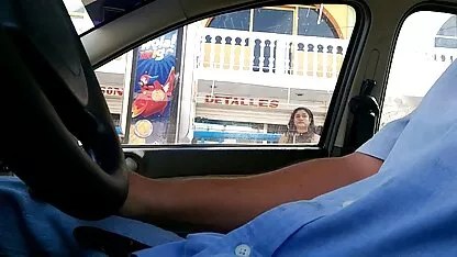 Russe partie porno: fille vierge nue les étudiants organisent le sexe de groupe dans la nature