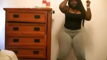 Regarder la jeune fille nue en direct fille